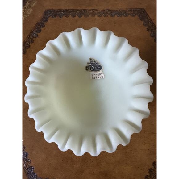 Vtg Fenton Custard Glass Signed Daisy Ruffled Pedestal Compote 7229PY Uranium - Picture 7 of 8